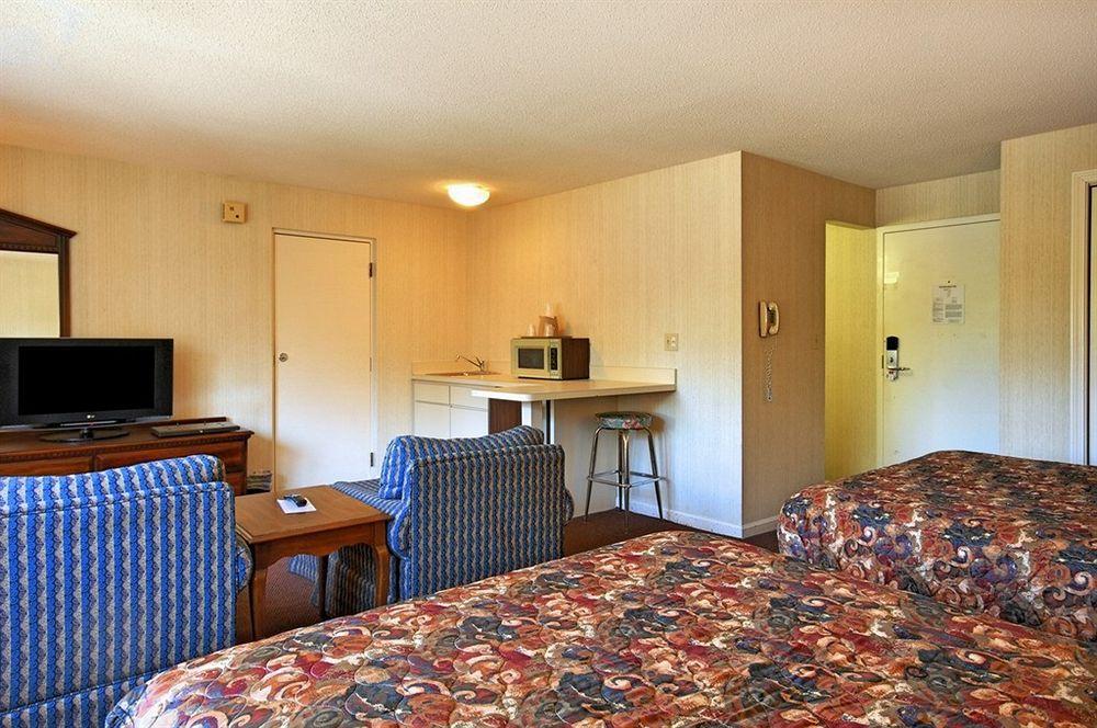 Econo Lodge Inn & Suites Groton Luaran gambar