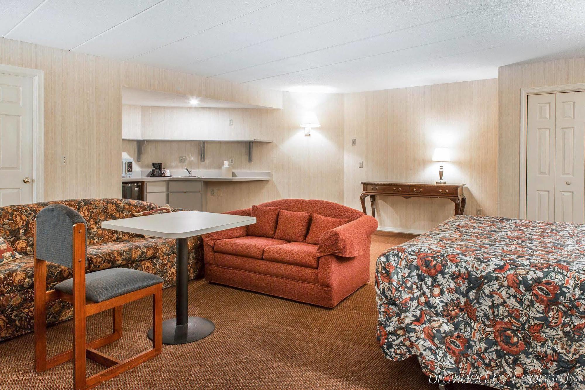 Econo Lodge Inn & Suites Groton Luaran gambar