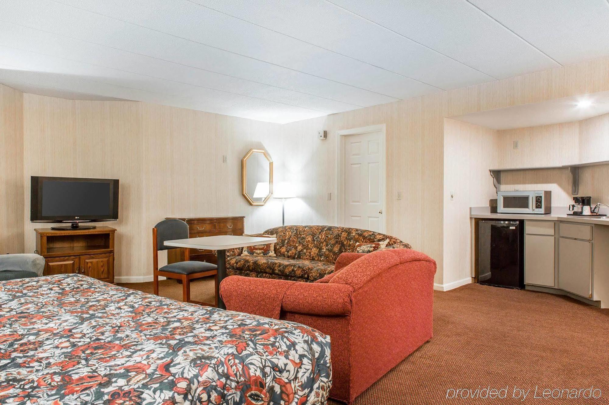Econo Lodge Inn & Suites Groton Luaran gambar