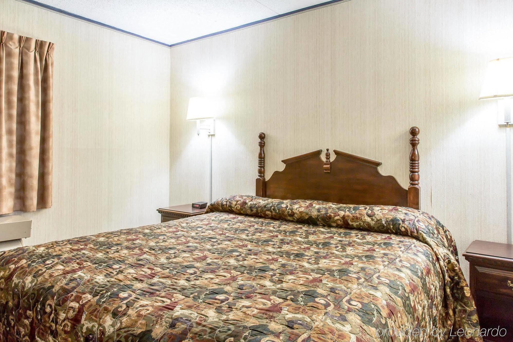 Econo Lodge Inn & Suites Groton Luaran gambar
