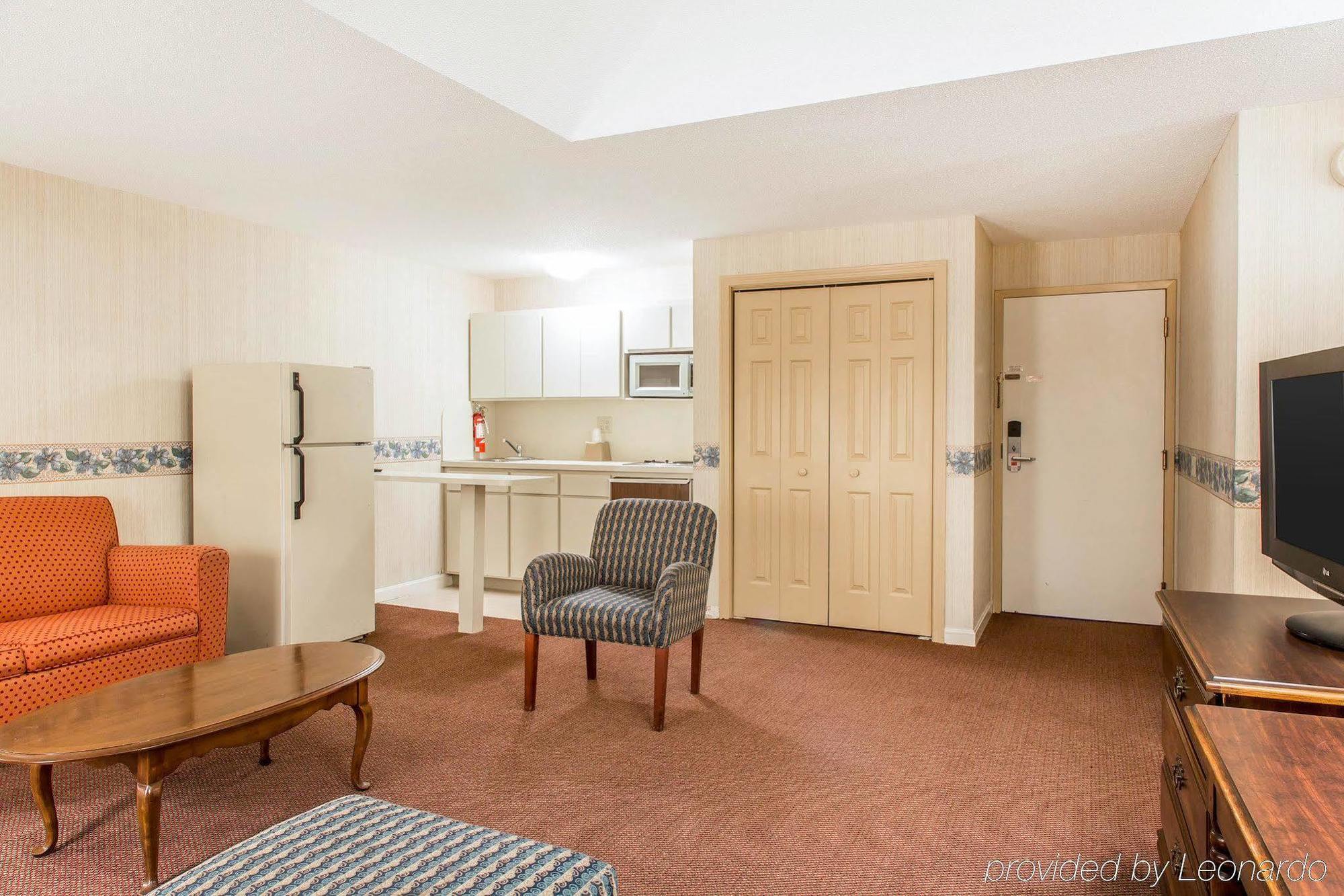 Econo Lodge Inn & Suites Groton Luaran gambar