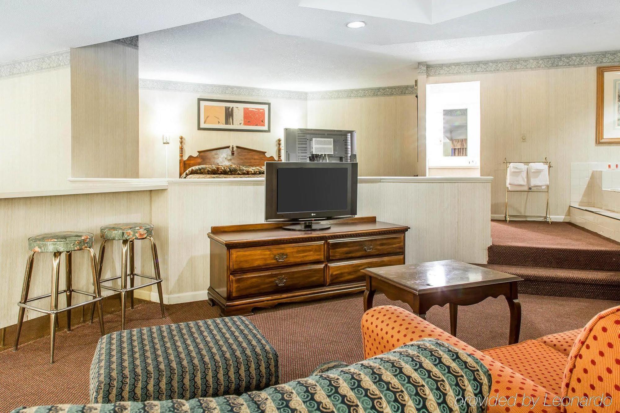 Econo Lodge Inn & Suites Groton Luaran gambar