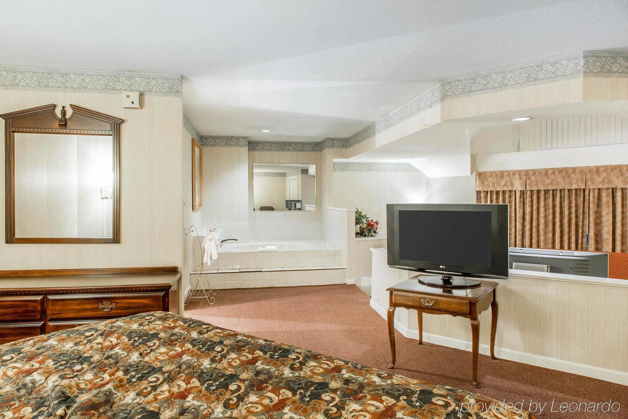 Econo Lodge Inn & Suites Groton Luaran gambar