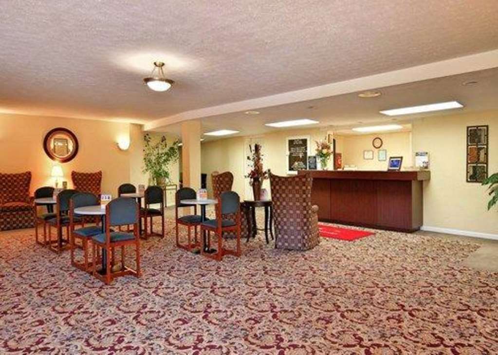 Econo Lodge Inn & Suites Groton Dalaman gambar