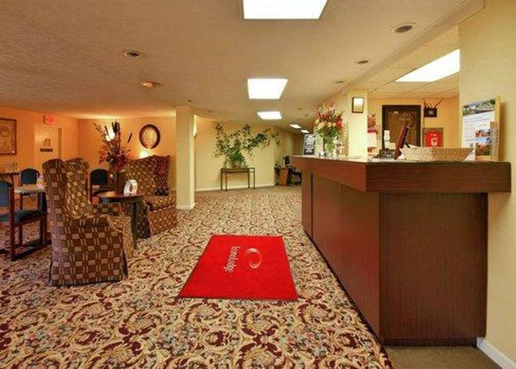 Econo Lodge Inn & Suites Groton Dalaman gambar