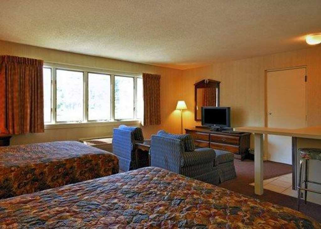 Econo Lodge Inn & Suites Groton Bilik gambar