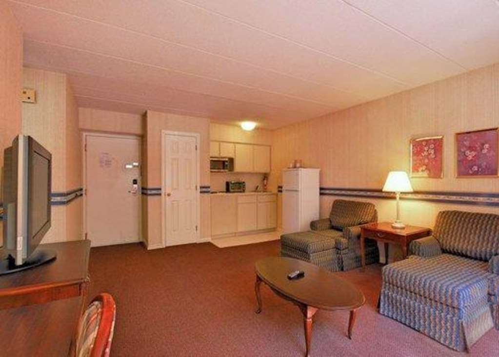 Econo Lodge Inn & Suites Groton Bilik gambar