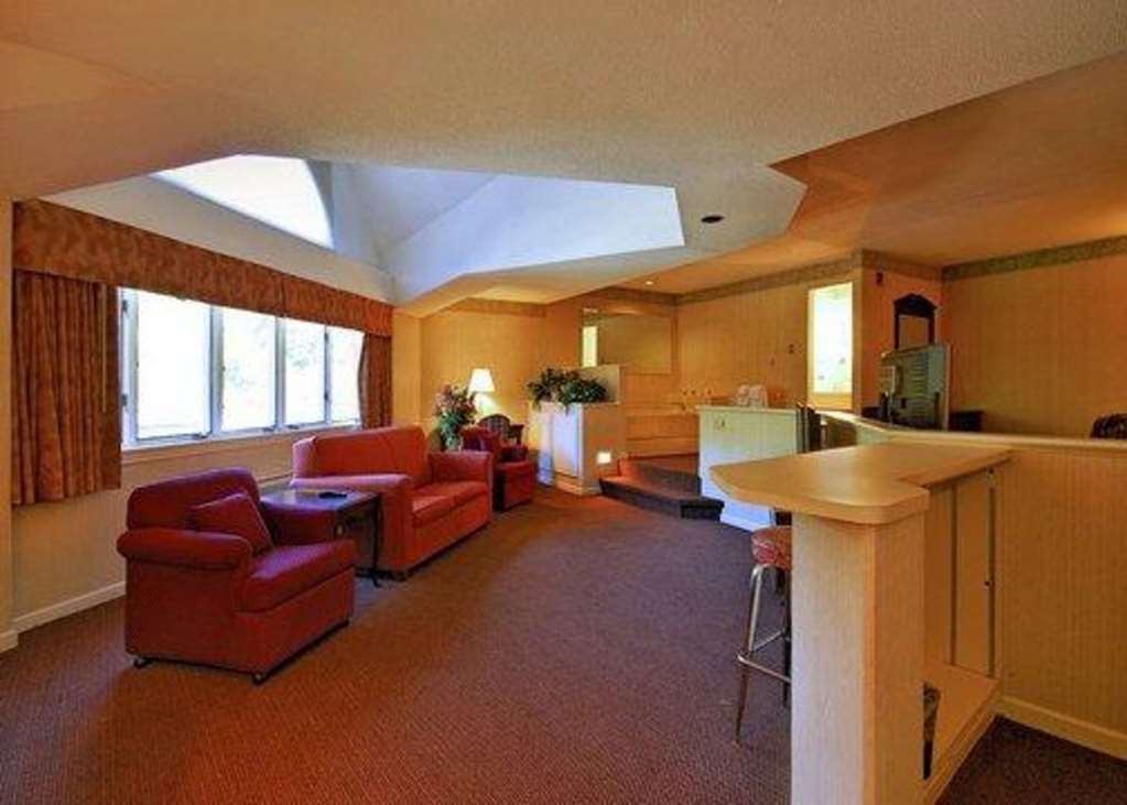 Econo Lodge Inn & Suites Groton Bilik gambar