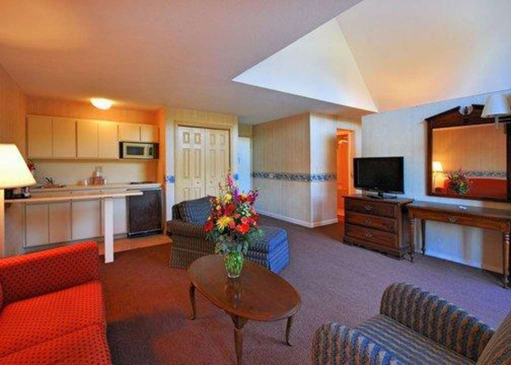 Econo Lodge Inn & Suites Groton Bilik gambar