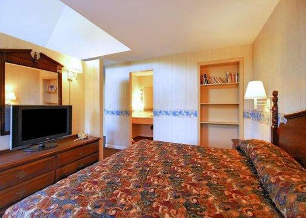 Econo Lodge Inn & Suites Groton Bilik gambar