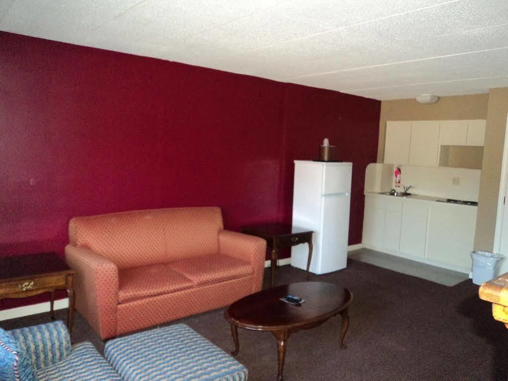Econo Lodge Inn & Suites Groton Luaran gambar